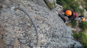 Grapas semicirculares - Vía Ferrata Penyaflor - Els Reguers - RocJumper