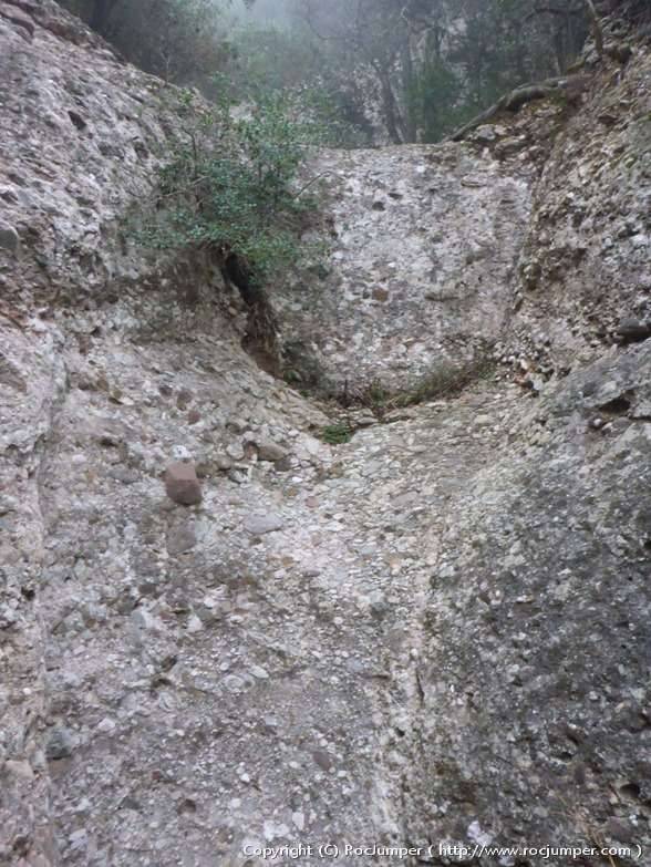 Rápel 1 - Cova de l'Arcada (Torrent de la Coma Alta) Montserrat