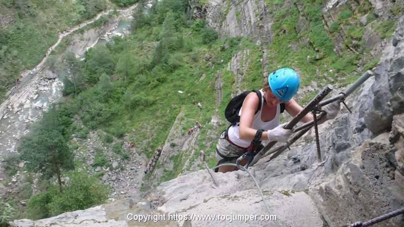 28-via-ferrata-cascada-del-sorrosal-broto