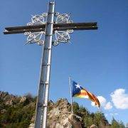 Cruz y Bandera Senyera de Vía Ferrata Roca de la Creu 