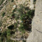 Vía Ferrata Cuevas de Cañart - Tramo 1 placa grapas