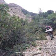 Rampa aproximación - Vía Agullòlegs · El Xumet (V/A1e115 m) (Montserrat, Barcelona)