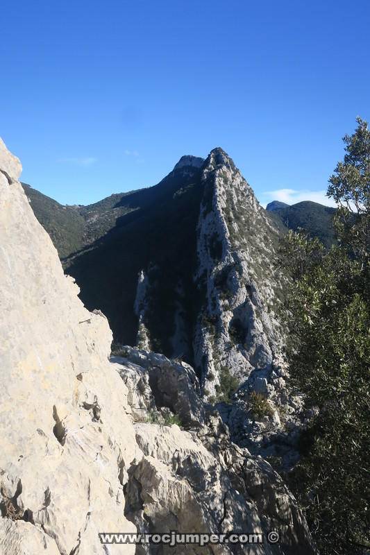 Cresta de Ferran (IV 2000 m) (Garrotxa, Oix, Girona) - Cresteo de resistencia