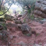 Sendero de subida al Castell d'Eramprunyà