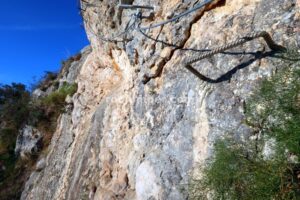 Flanqueo Grapas - Vía Ferrata Santo Cristo de Olvena - RocJumper