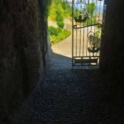 Puerta de salida del monasterio - Vía Ferrata Peña del Morral - Graus