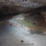 Interior del refugio - Vía Ferrata Barranco de Valdoria