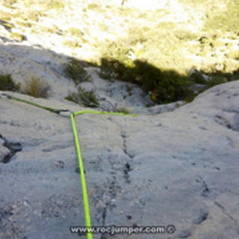 Escalada cuerdas fijas 3 Camino Vertical Feixa dels Esparrecs