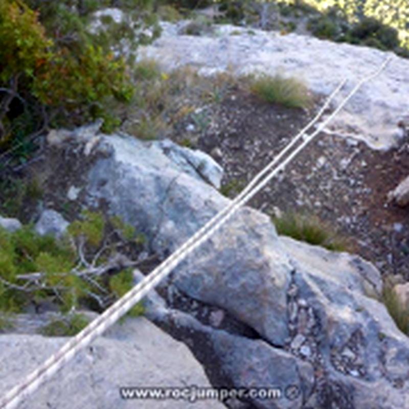 cuerdas fijas 3 Camino Vertical Feixa dels Esparrecs