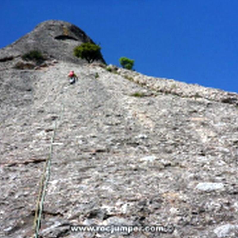 Largo 1 - Vía de l'Adrià - Gorro Frigi - Montserrat - RocJumper