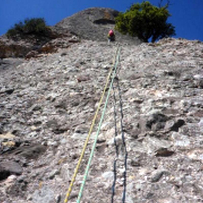 Largo 1 - Vía de l'Adrià - Gorro Frigi - Montserrat - RocJumper