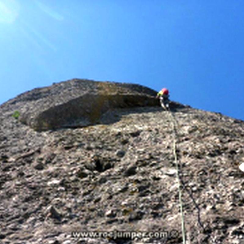 Techo Raíz Cuadrada Largo 3 - Vía de l'Adrià - Gorro Frigi - Montserrat - RocJumper