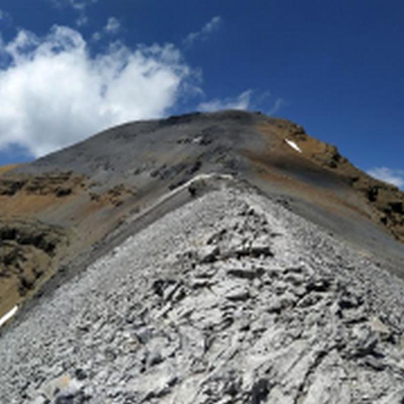 Sendero sobre el loma hacia Taillón