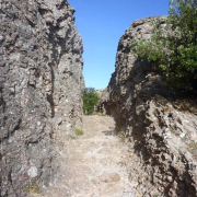 Aproximación Pista entre rocas - Vía Óptima - Gorro Frígia - Montserrat - RocJumper
