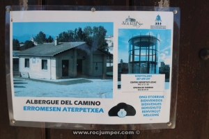 Puerta Albergue Pelegrinos