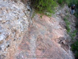 Flanqueo expuesto - Vía Princesetes del Bosc - Agulla de la Foradada - Montserrat - RocJumper