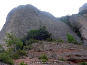 R1 - Vía Princesetes del Bosc - Agulla de la Foradada - Montserrat - RocJumper