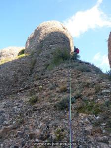 Reunión 4 - Vía Princesetes del Bosc - Agulla de la Foradada - Montserrat - RocJumper