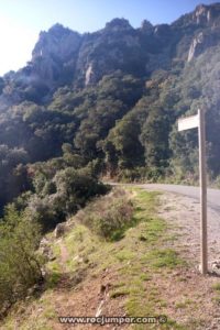 Aproximación Itinerario Geológico - Aresta GER Roc Ponent Barranc de Castellfollit (Poblet, Tarragona) RocJumper