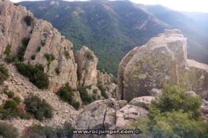 Bajada a la tartera - Aresta GER Roc Ponent Barranc de Castellfollit (Poblet, Tarragona) RocJumper