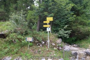 Carteles bifurcación - Vía Ferrata Tegelbergsteig - RocJumper