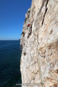 Largo 1 - Vía Vertical - La Falconera - RocJumper