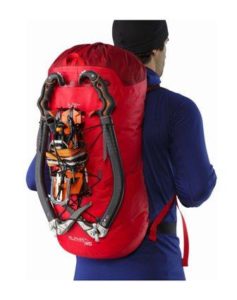 Mochila Arcteryx Alpha FL 45 - Atrás con Piolets Crampones