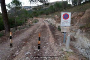 Pista Aproximación - Vía Ferrata Norte del Cid - RocJumper