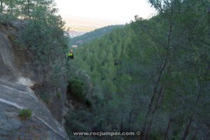 Flanqueo - Vía Ferrata Fuente de Godalla - Enguera - RocJumper