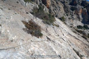 Flanqueo cable - Vía Ferrata Castillo de Salvatierra - Vía Ferrata Sierra de la Vila - Villena - RocJumper