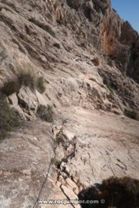 Aproximación flanqueo - Vía Ferrata Sierra de la Vila - Villena - RocJumper