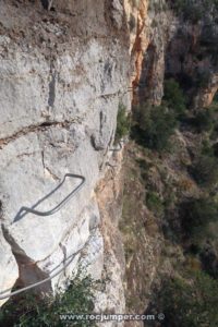 Flanqueo Explosivo - Vía Ferrata Aielo de Malferit - RocJumper