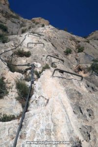 Vertical - Vía Ferrata Castillo de Salvatierra - Vía Ferrata Sierra de la Vila - Villena - RocJumper