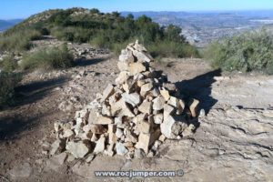 Gran hito de piedra - Vía Ferrata Norte del Cid - RocJumper