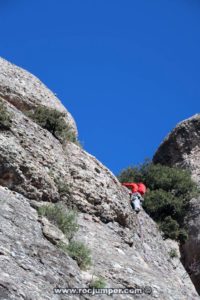 Paso IV Largo 1 - Vía Jaume Ferrández Rubio - Contrafort Cajoleta - Montserrat - RocJumper