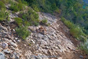 Hito de piedra - Vía Esquivabolas - Cajoleta - Montserrat - RocJumper