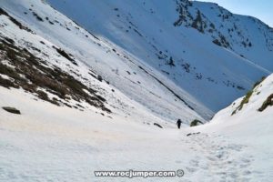 Llegando al Coll de Estany Tapat - Estany Tapat - Cabdella - RocJumper