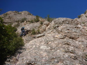 Largo 1 - Vía Delinqüents - Codolosa - Montserrat - RocJumper