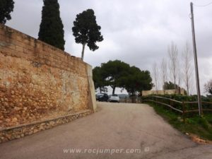 Parking Cementerio - Vía Ferrata Castellot - Castellví de la Marca - RocJumper