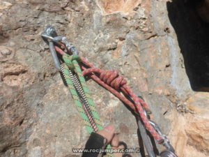 Reunión Largo 1 - Vía Delinqüents - Codolosa - Montserrat - RocJumper