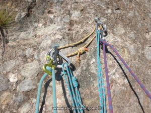 Reunión Largo 2 - Vía Delinqüents - Codolosa - Montserrat - RocJumper