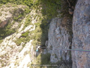 Rápel descenso - Vía Delinqüents - Codolosa - Montserrat - RocJumper