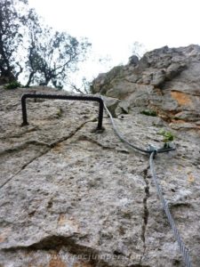 Tramo grapas - Vía Ferrata Castellot - Castellví de la Marca - RocJumper