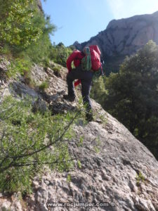 Rampa al inicio de vía bilibet - Serrat d'en Muntaner - Montserrat - RocJumper