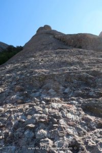 Largo 1 - Vía Integral Pilar Martínez - Gorra Frígia - Montserrat - RocJumper