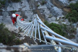 Escalera de Caracol - Tramo 2 - Vía Ferrata Roca Narieda - RocJumper