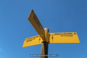 Palo indicador Retorno - Vía Ferrata Roca Narieda - RocJumper