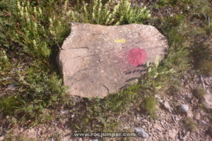 Piedra con Punto Rojo - Aproximación Rasa de Trasserra