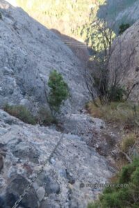 Descenso cadenas - Vía Romani x-treme (V 85 m) Roques de Pessó - Collegats
