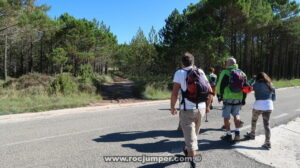 Saliendo del parking - Escletxes de avencots - Mussara - RocJumper